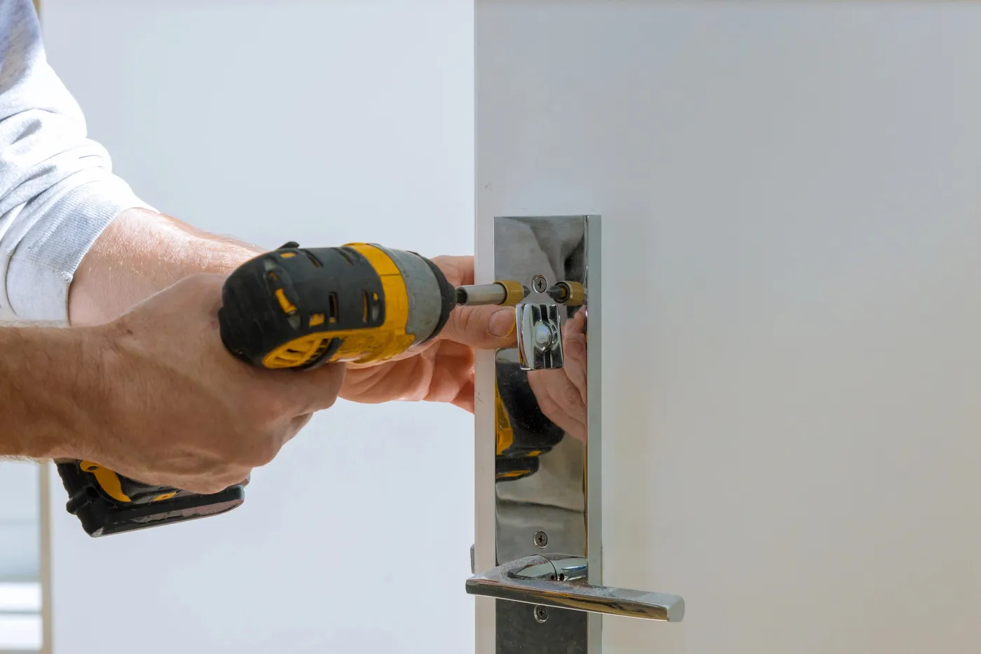 Remplacement d'une serrure multipoints sur une porte blindée à Boulogne-Billancourt
